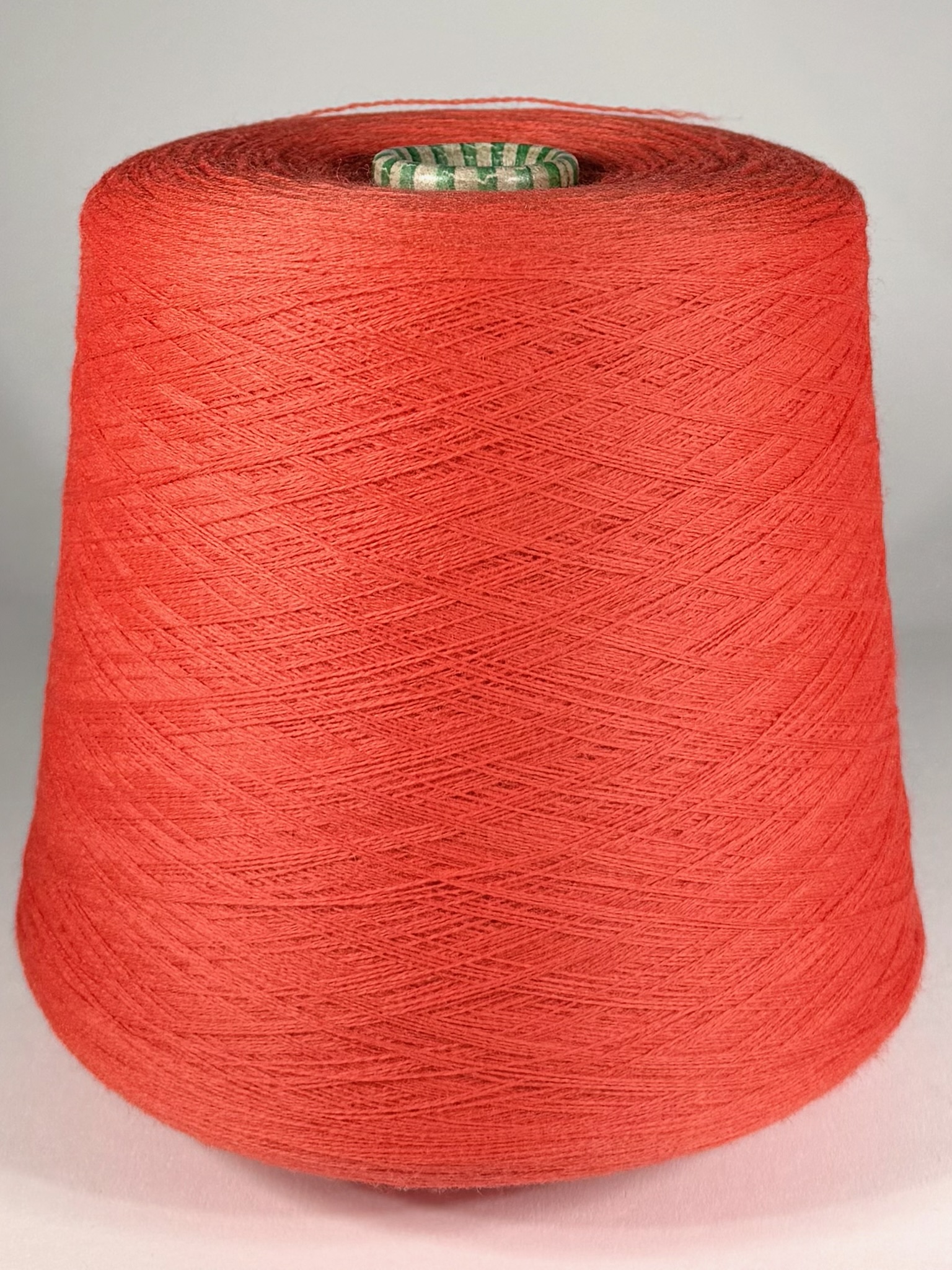 E. Miroglio Alice 2/28 gekämmtes Extra Fine Merinogarn Koralle 2R4 foto 2